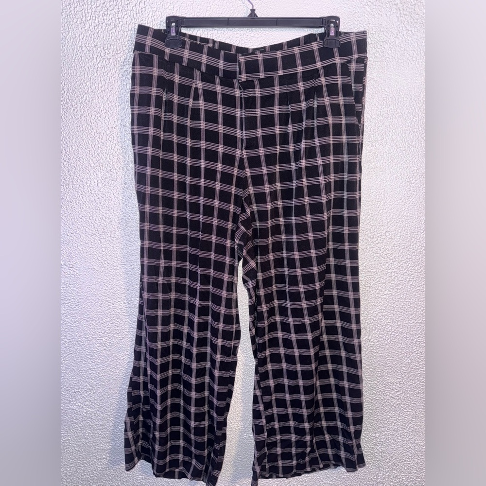 Torrid studio wide leg back buckle pants